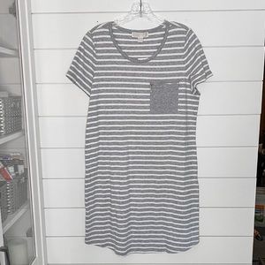 Michael Kors | NWT grey and white striped v-neck short sleeve t-shirt dress
